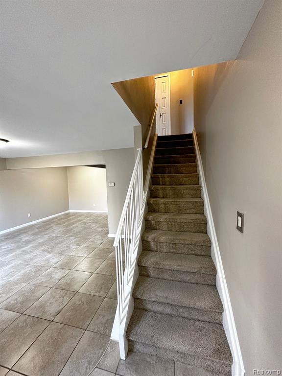 29732 CITY CENTER Drive, 4, Warren, MI 48093 — Photo 8
