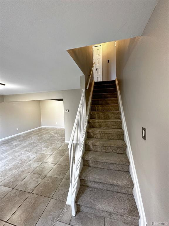 29732 CITY CENTER Drive, 4, Warren, MI 48093 — Photo 9