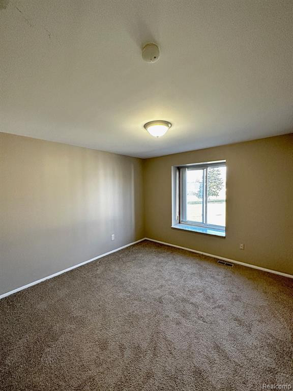 29732 CITY CENTER Drive, 4, Warren, MI 48093 — Photo 15