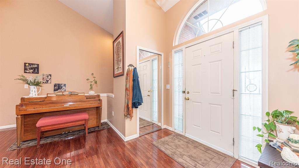 797 WOODHAVEN Drive, Commerce Twp, MI 48390 — Photo 8
