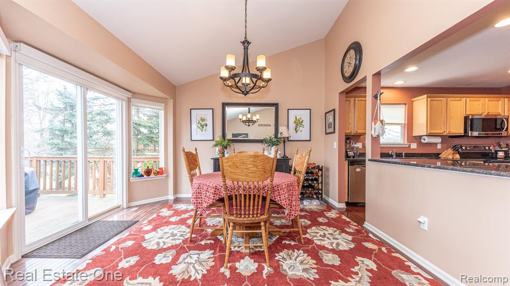 797 WOODHAVEN Drive, Commerce Twp, MI 48390 — Photo 13