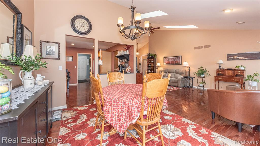 797 WOODHAVEN Drive, Commerce Twp, MI 48390 — Photo 16