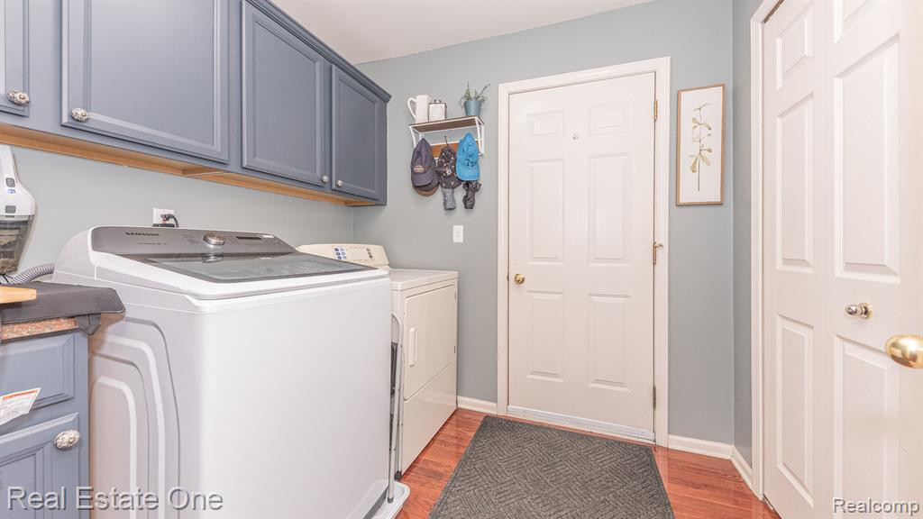 797 WOODHAVEN Drive, Commerce Twp, MI 48390 — Photo 22