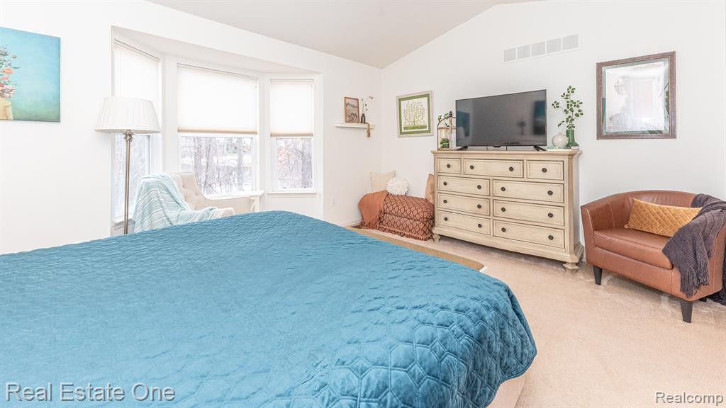797 WOODHAVEN Drive, Commerce Twp, MI 48390 — Photo 32