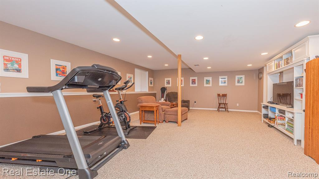 797 WOODHAVEN Drive, Commerce Twp, MI 48390 — Photo 37