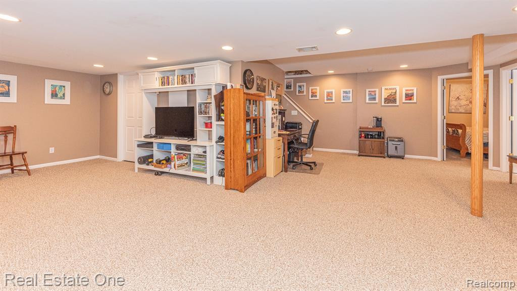 797 WOODHAVEN Drive, Commerce Twp, MI 48390 — Photo 39