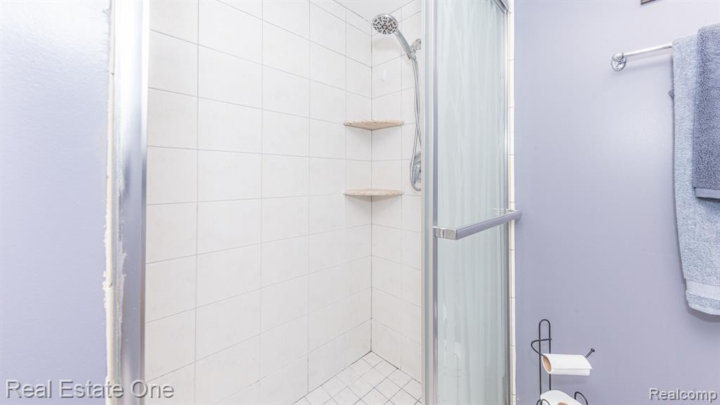 797 WOODHAVEN Drive, Commerce Twp, MI 48390 — Photo 44