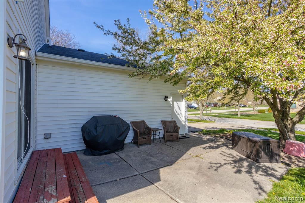 45931 Cider Mill Drive, Novi, MI — Photo 8