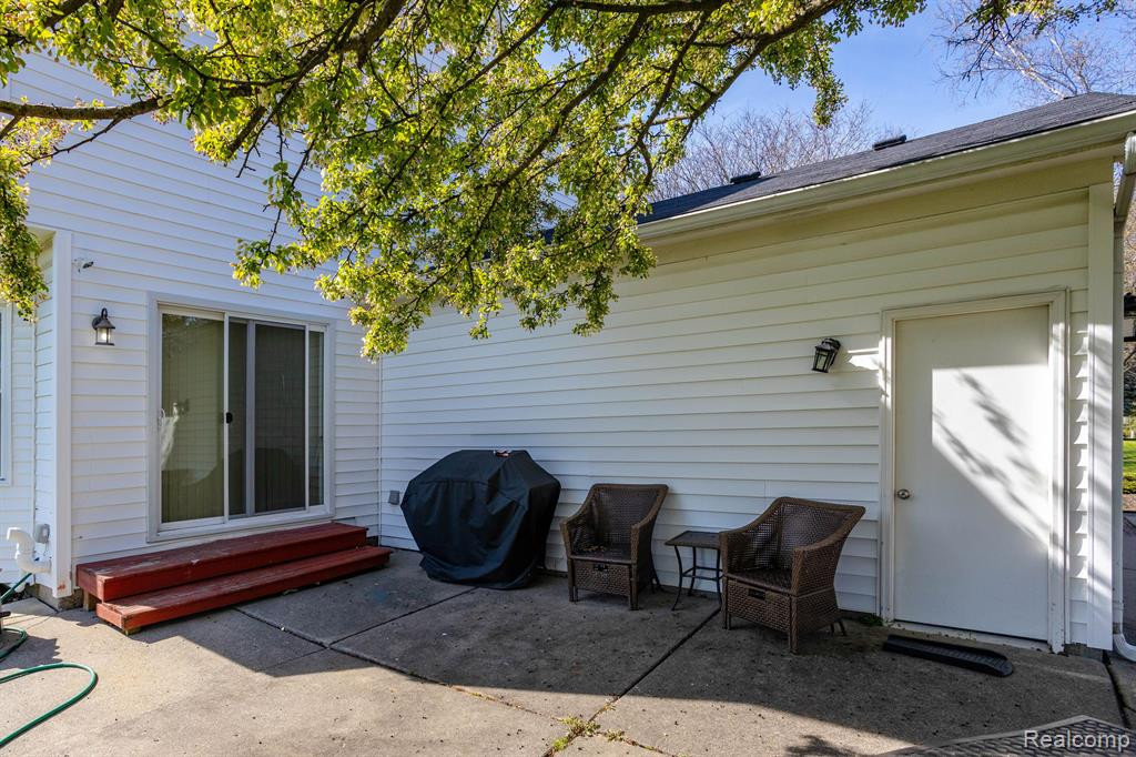 45931 Cider Mill Drive, Novi, MI — Photo 9