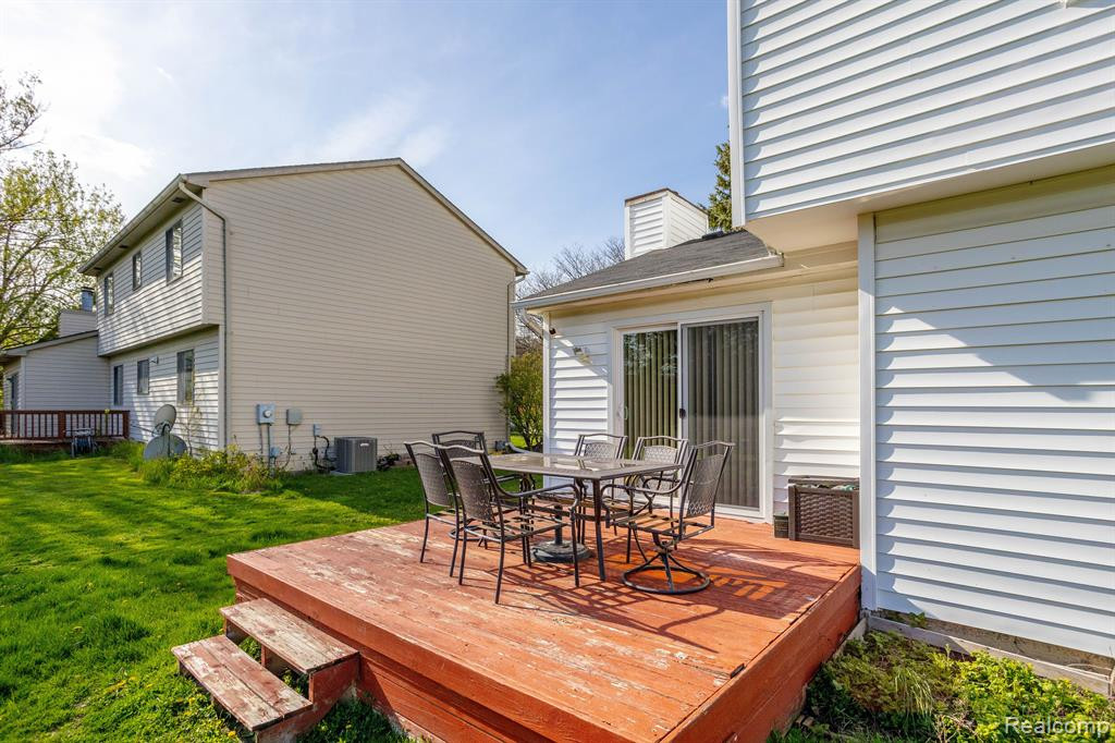 45931 Cider Mill Drive, Novi, MI — Photo 11