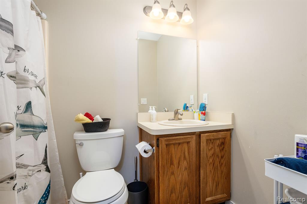 45931 Cider Mill Drive, Novi, MI — Photo 23