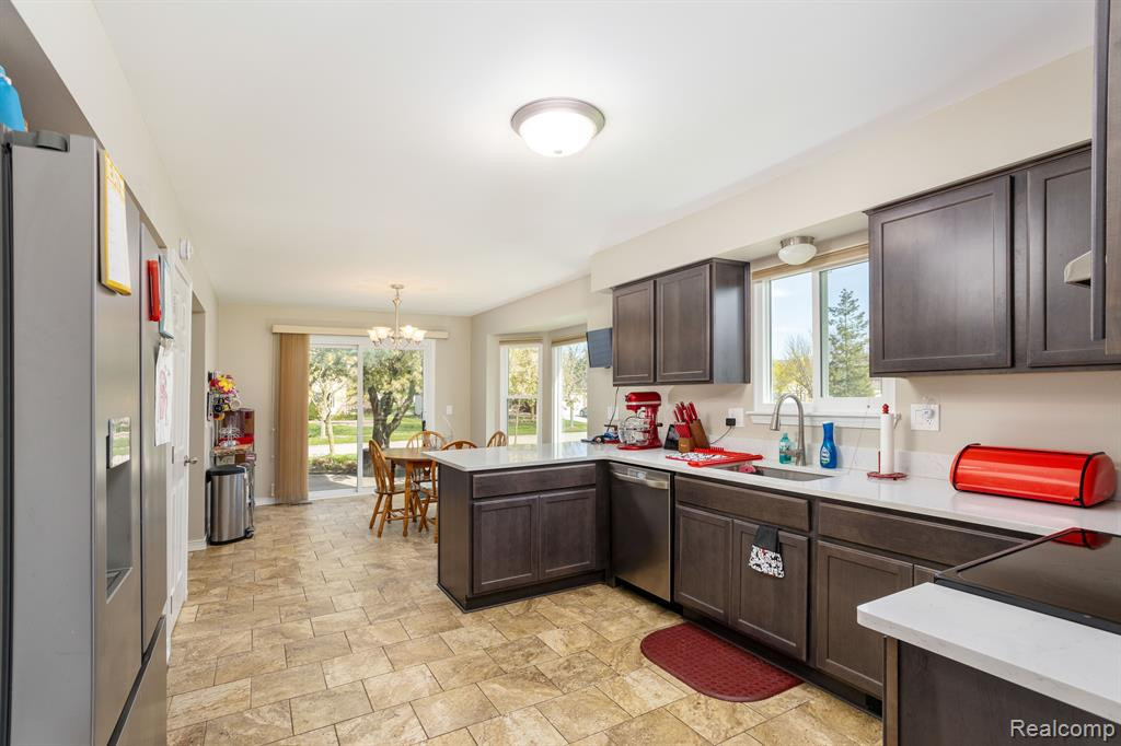 45931 Cider Mill Drive, Novi, MI — Photo 33