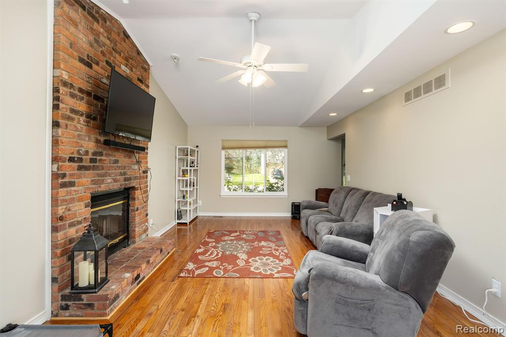45931 Cider Mill Drive, Novi, MI — Photo 34