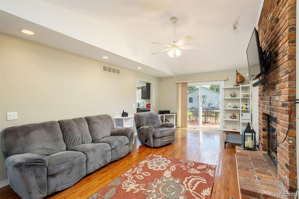 45931 Cider Mill Drive, Novi, MI — Photo 35