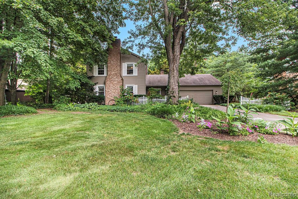 5629 PINE VIEW Drive, Ypsilanti, MI 48197 — front exterior