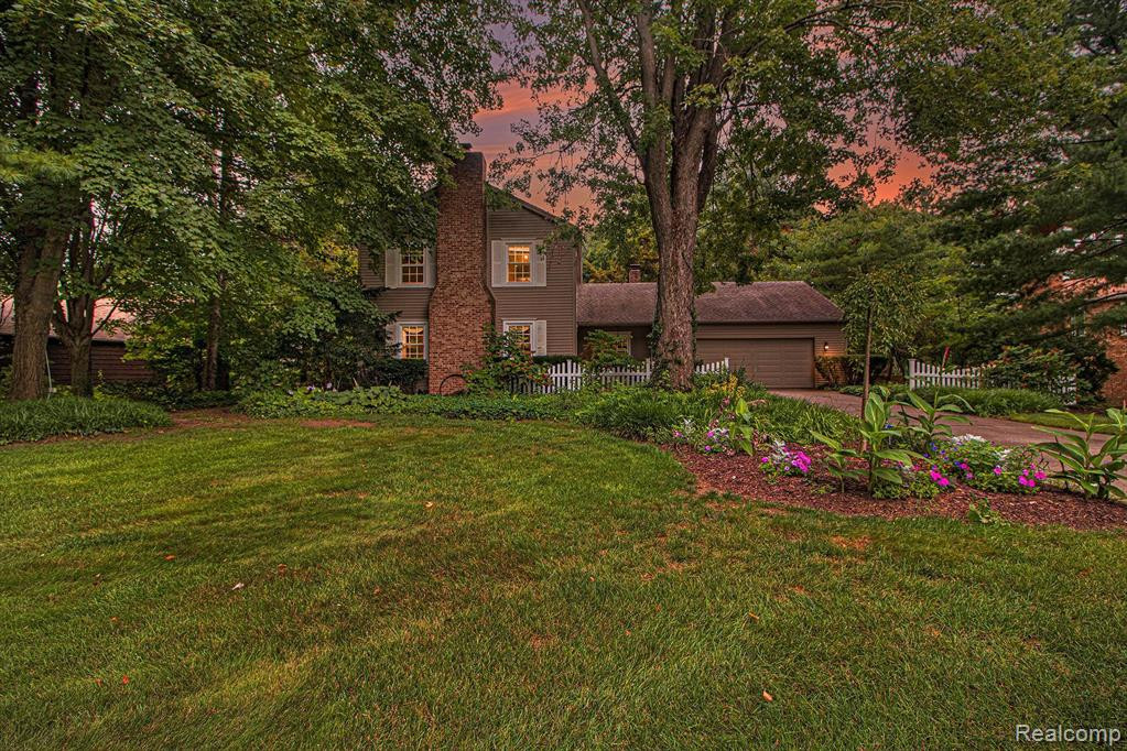 5629 PINE VIEW Drive, Ypsilanti, MI 48197 — Photo 2