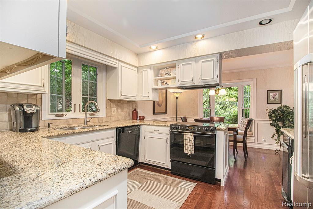5629 PINE VIEW Drive, Ypsilanti, MI 48197 — Photo 9