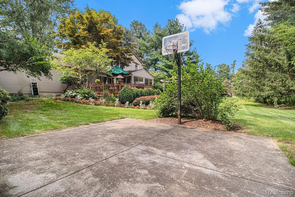 5629 PINE VIEW Drive, Ypsilanti, MI 48197 — Photo 23