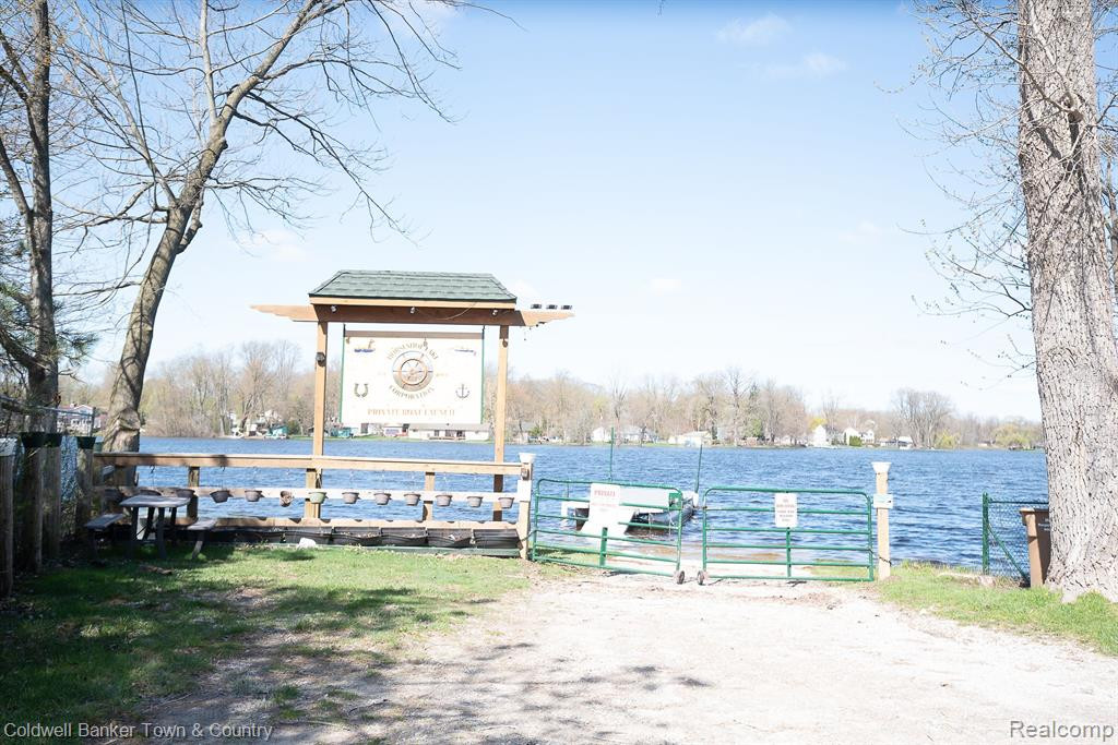 7620 SHADY BEACH Drive, Whitmore Lake, MI 48189 — Photo 5