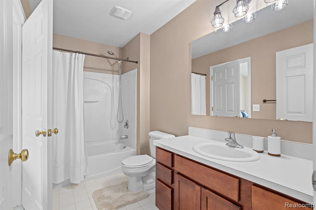 3015 ORINOCO Lane, Ypsilanti, MI 48197 — Photo 11