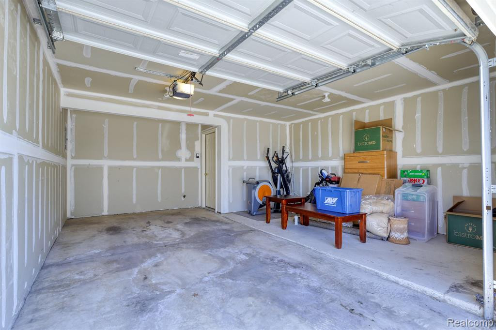 3015 ORINOCO Lane, Ypsilanti, MI 48197 — Photo 14