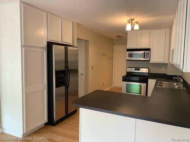 605 JAMES Circle, Royal Oak, MI 48067 — Photo 6