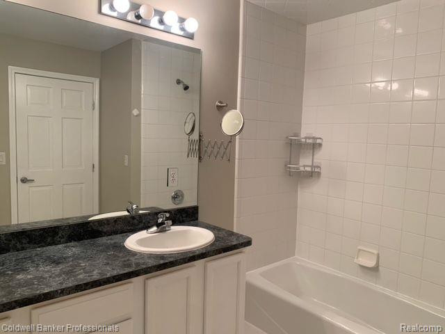 605 JAMES Circle, Royal Oak, MI 48067 — Photo 10