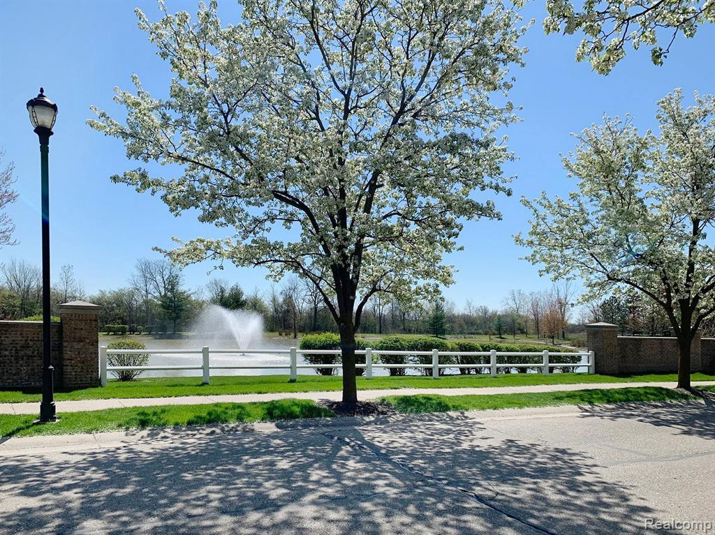 48475 BRIDGE Way, Canton, MI 48188 — Photo 25