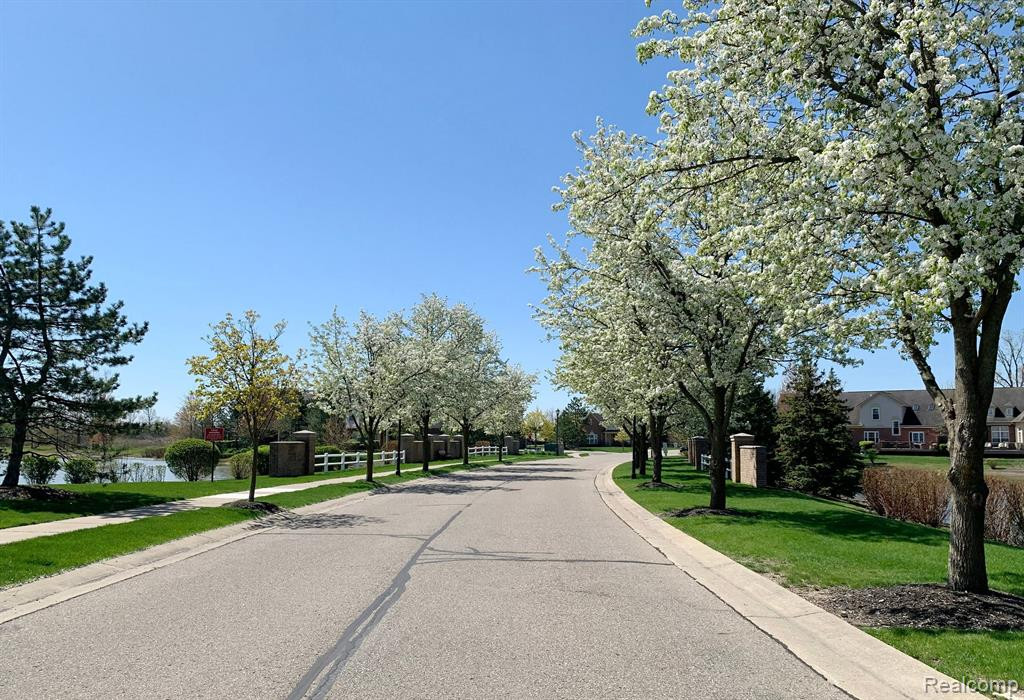 48475 BRIDGE Way, Canton, MI 48188 — Photo 26