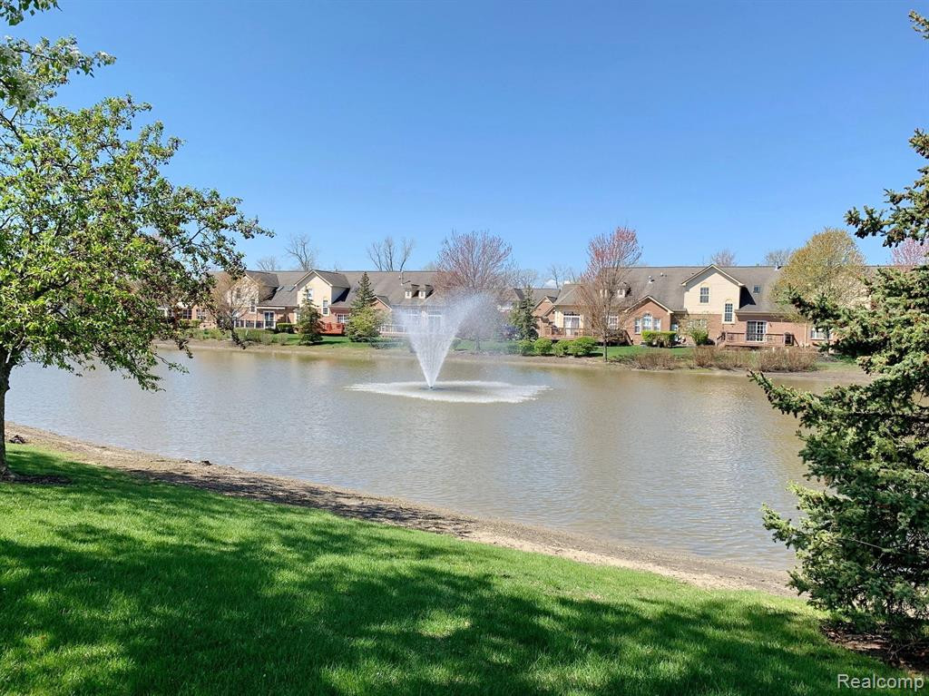 48475 BRIDGE Way, Canton, MI 48188 — Photo 27