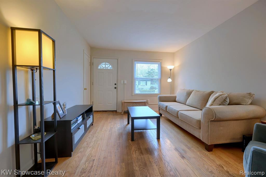 587 MONTANA Avenue, Pontiac, MI 48341 — Photo 4