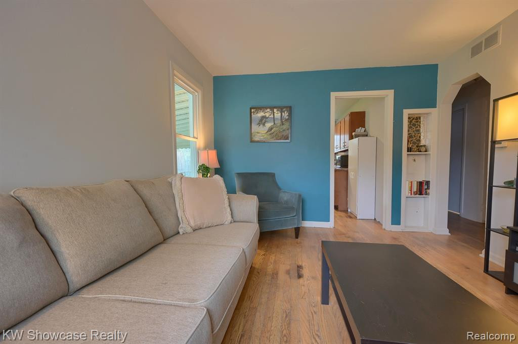 587 MONTANA Avenue, Pontiac, MI 48341 — Photo 6