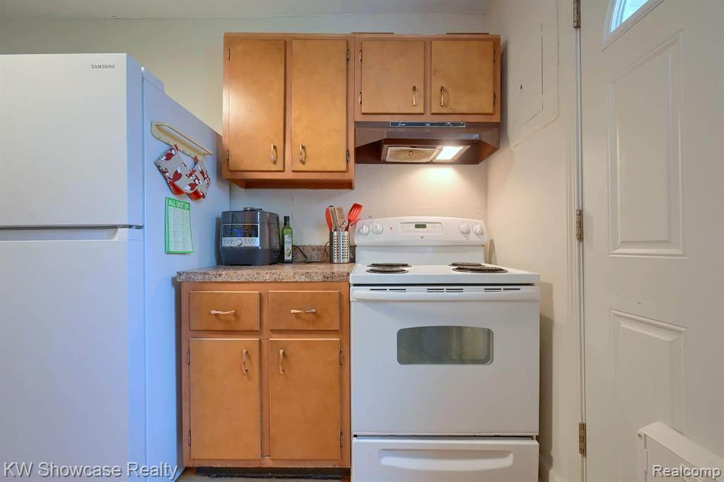 587 MONTANA Avenue, Pontiac, MI 48341 — Photo 9
