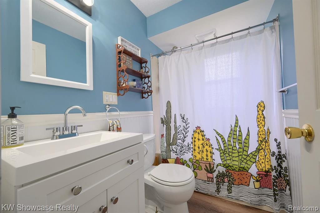 587 MONTANA Avenue, Pontiac, MI 48341 — Photo 16