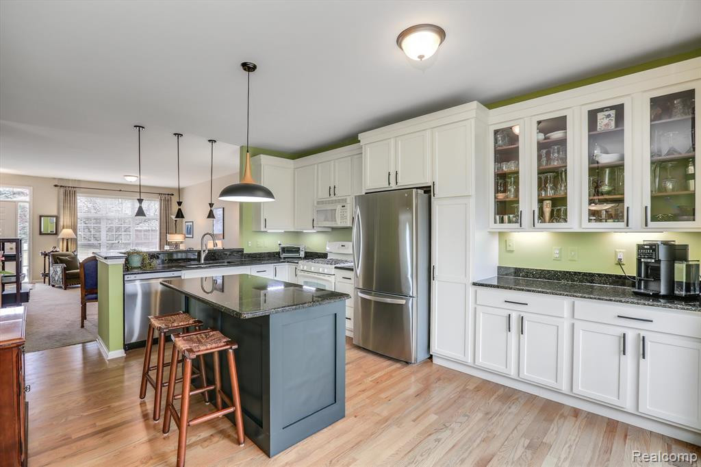 13104 Egret Lane, Walled Lake, MI 48390 — Photo 4