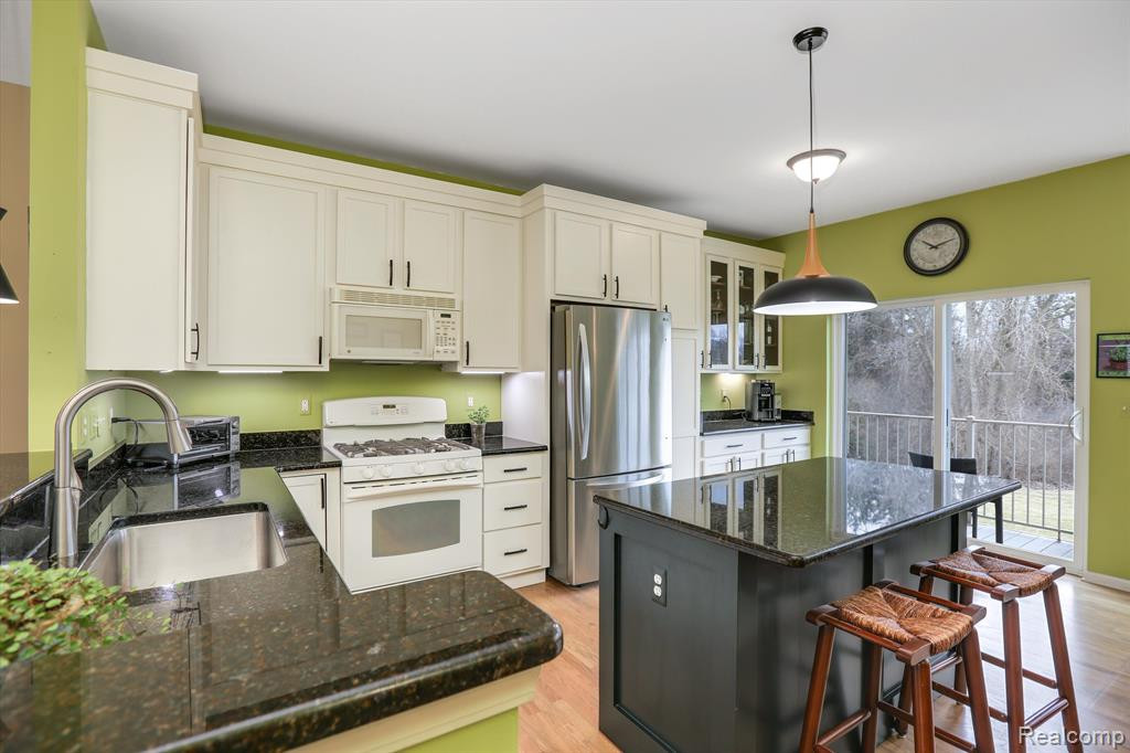 13104 Egret Lane, Walled Lake, MI 48390 — Photo 5