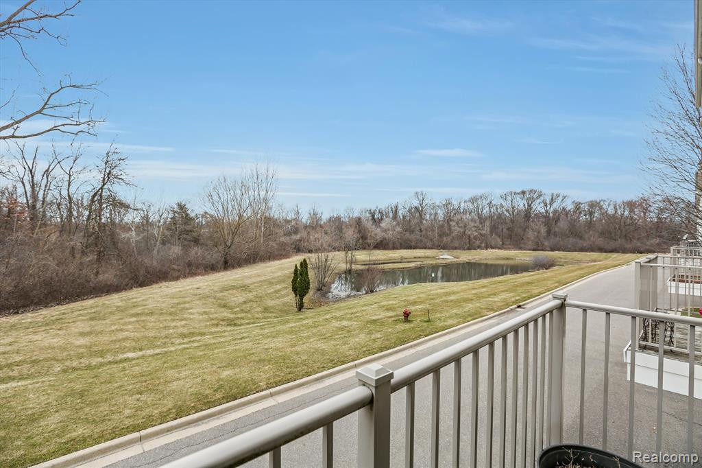 13104 Egret Lane, Walled Lake, MI 48390 — Photo 9