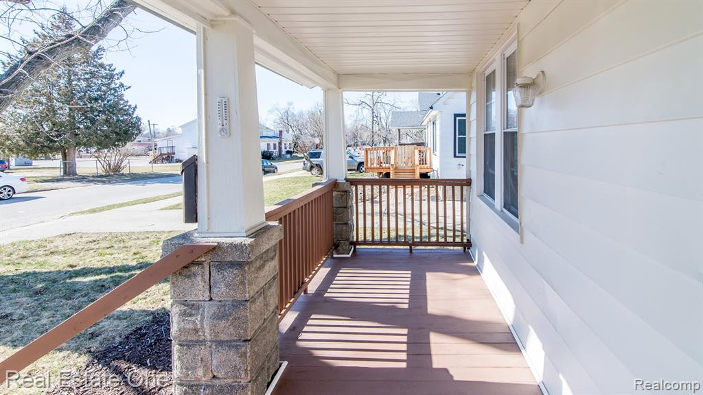 960 LA SALLE Avenue, Waterford, MI 48328 — Photo 6