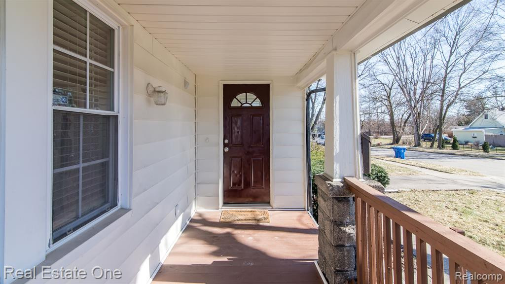 960 LA SALLE Avenue, Waterford, MI 48328 — Photo 7