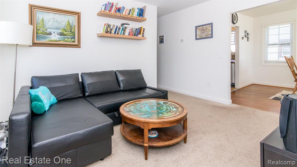 960 LA SALLE Avenue, Waterford, MI 48328 — Photo 9