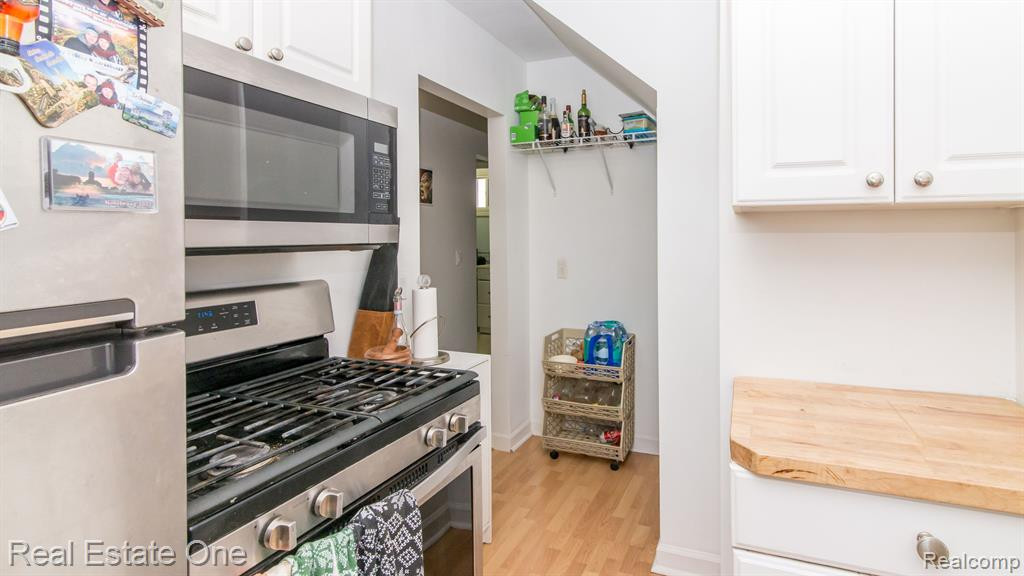 960 LA SALLE Avenue, Waterford, MI 48328 — Photo 12