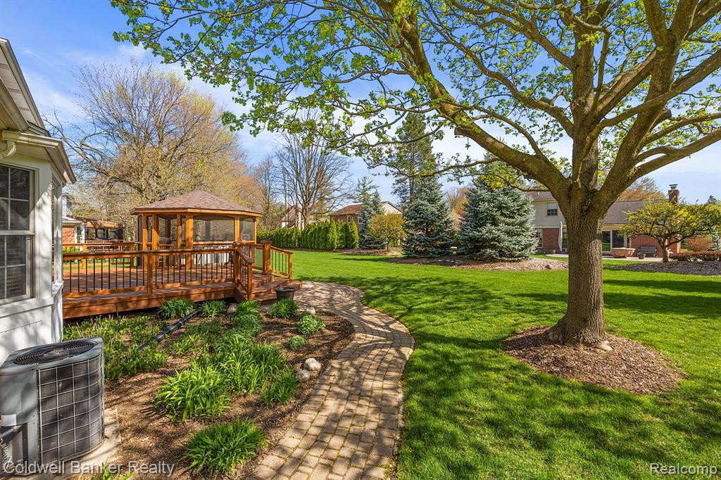 49309 PLUM TREE Drive, Plymouth, MI 48170 — Photo 6