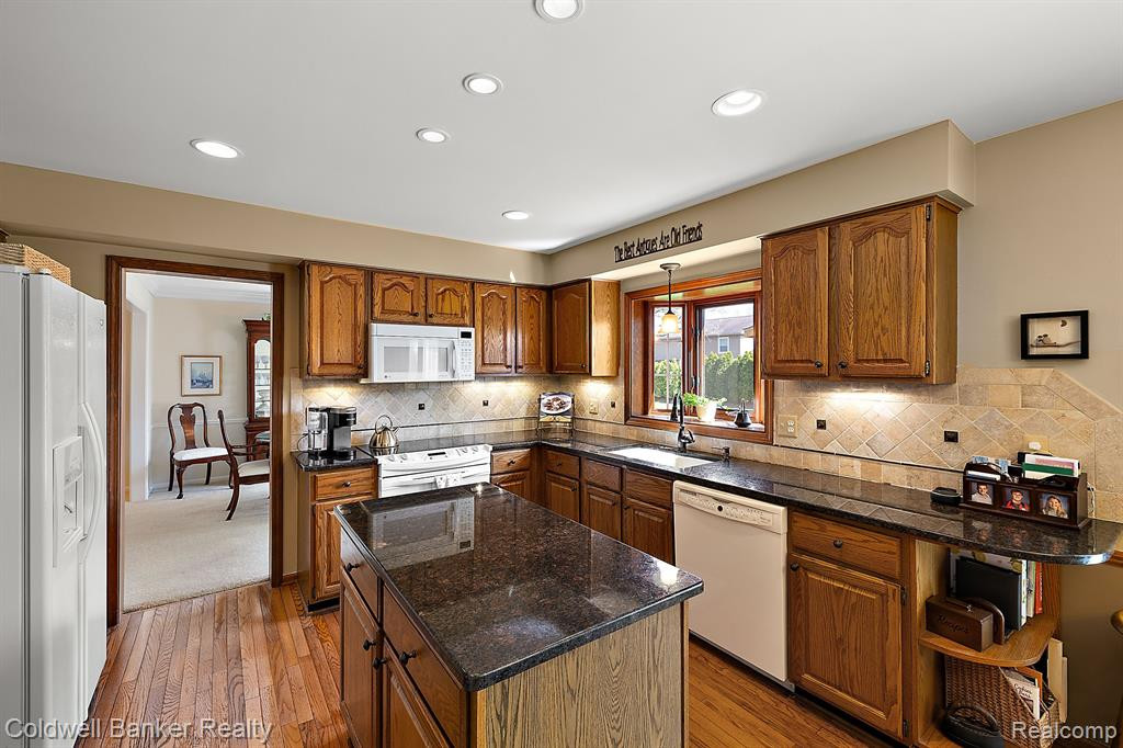 49309 PLUM TREE Drive, Plymouth, MI 48170 — Photo 24