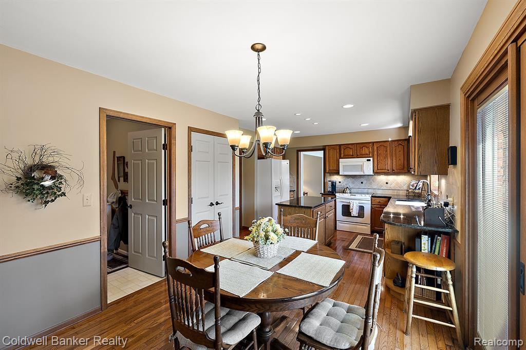 49309 PLUM TREE Drive, Plymouth, MI 48170 — Photo 30