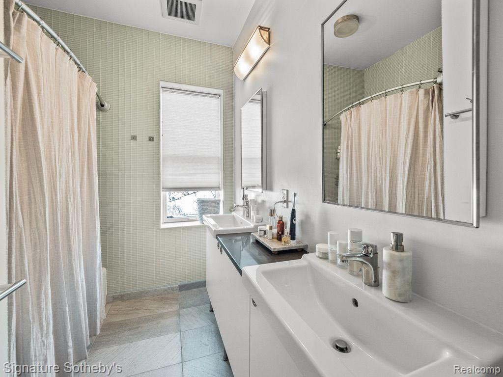 216 CATHERINE Street, Ann Arbor, MI 48104 — Photo 19