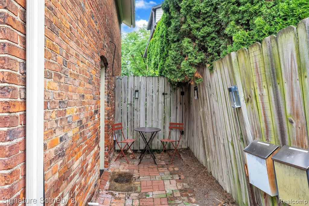 216 CATHERINE Street, Ann Arbor, MI 48104 — Photo 69