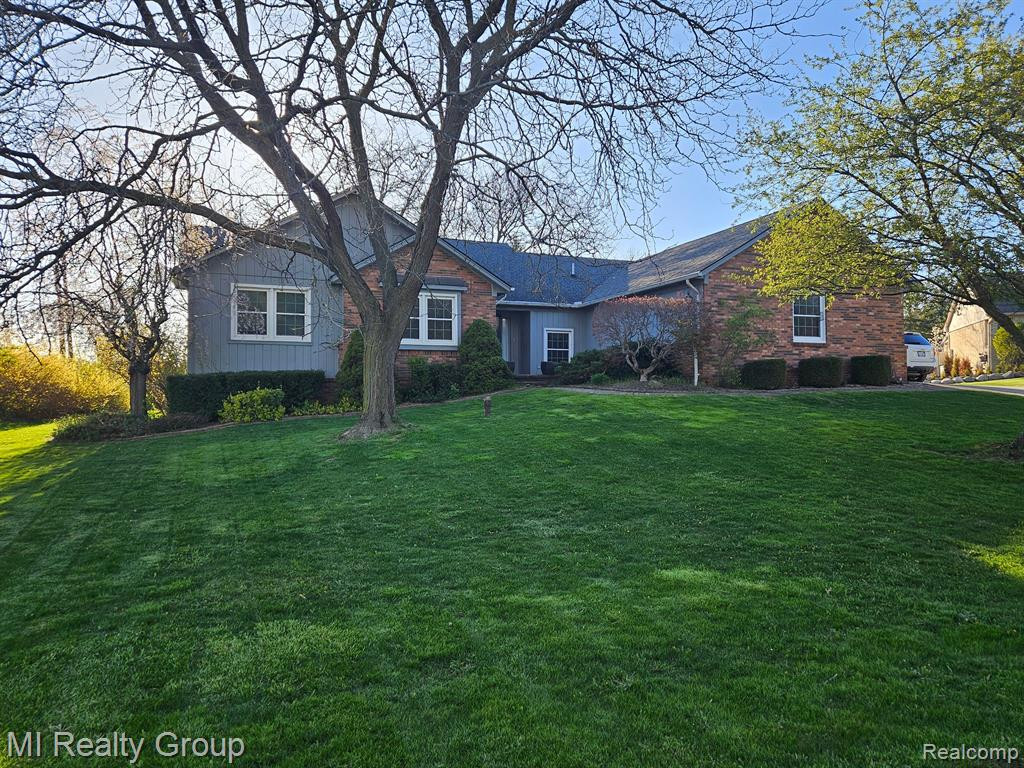 68749 KNOLLWOOD Court, Washington, MI 48095 — front exterior