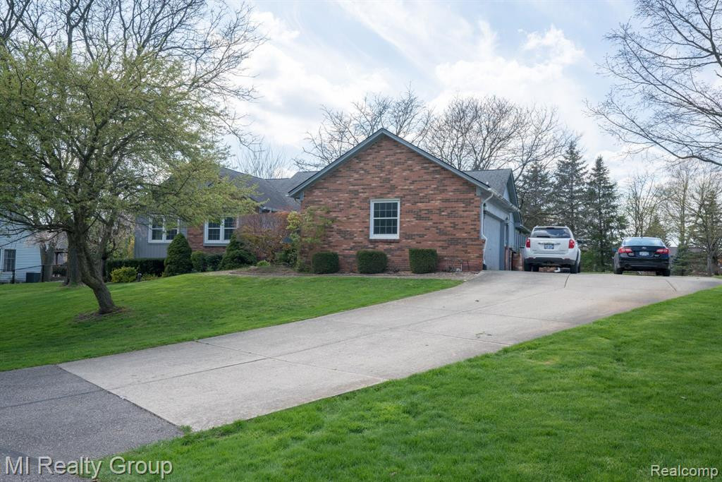 68749 KNOLLWOOD Court, Washington, MI 48095 — Photo 3