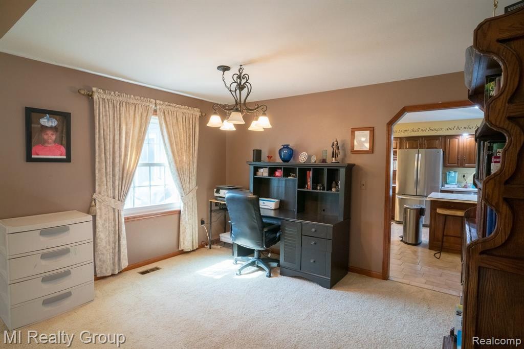 68749 KNOLLWOOD Court, Washington, MI 48095 — Photo 10