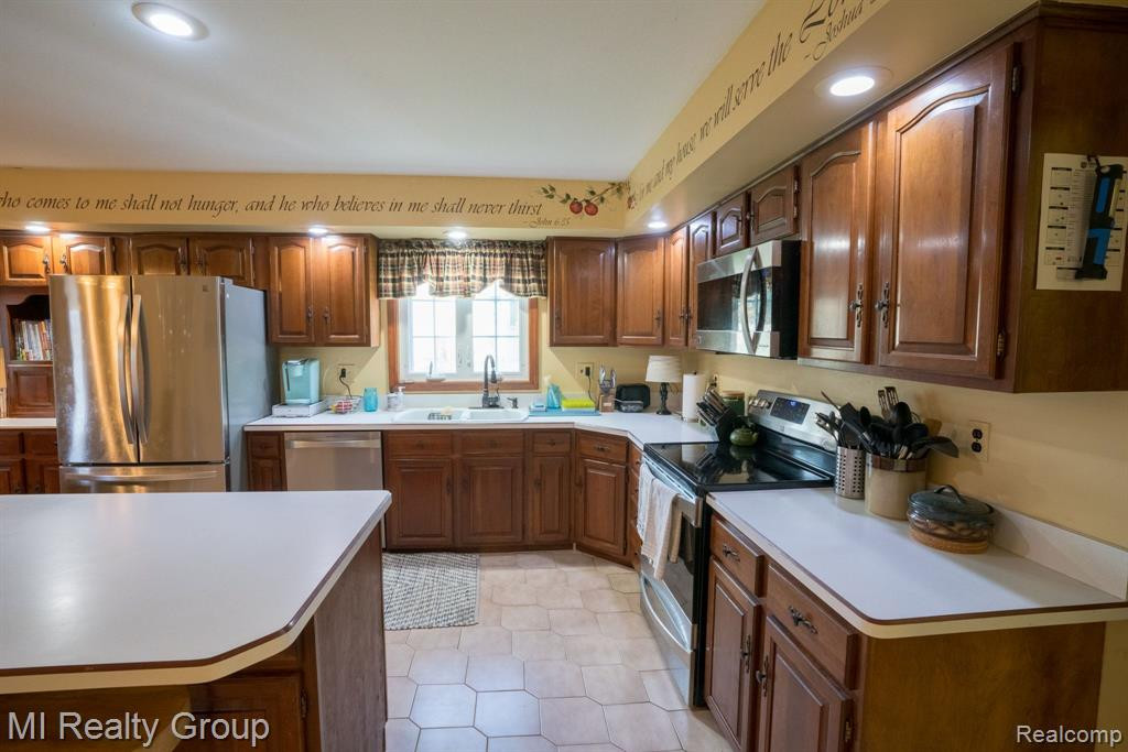 68749 KNOLLWOOD Court, Washington, MI 48095 — Photo 13